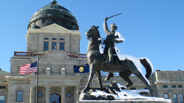 montana capitol building + horse statue